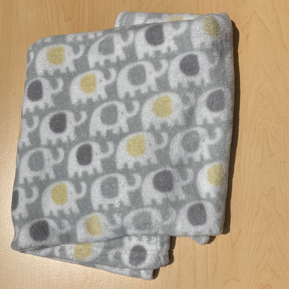 Grey elephant patterned baby blanket, super soft